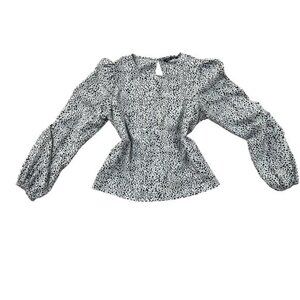 Gorgeous spotted blouse